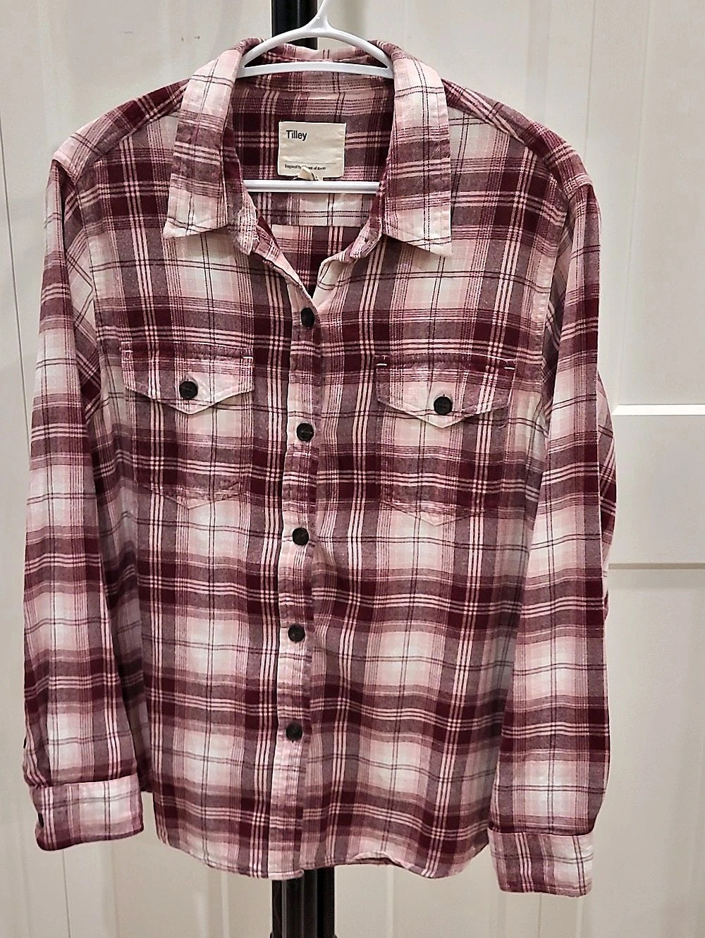 Tilley Plaid Cotton Button Down in Pink & Purple Large Like New